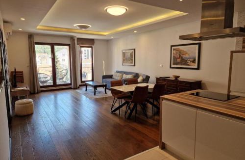 Maini Apartment | SkyAprt77m Jacuzzi