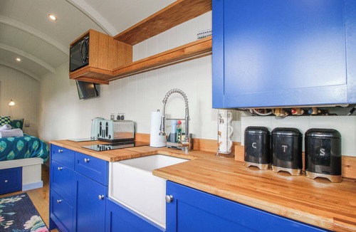 Knowbury Cottage | SKYE, pet friendly, with a garden in Clee Hill