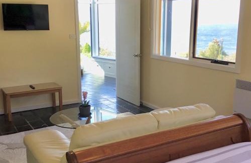 Table Cape House | Skyescape on Northshore Guest Suite