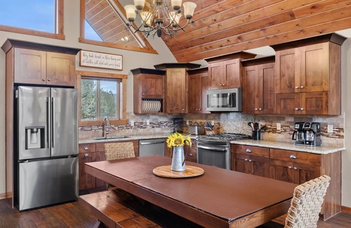 Orderville House | Skyfall Cabin | Private Hot tub | Zion NP