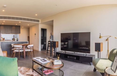 Lidcombe Apartment | SkyHaus - City & Fireworks View 2 Bed Apartment