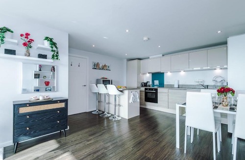 Nottingham City Centre Apartment | Skyline 2BD 2BA Central Nottingham Free Parking