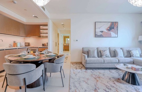 Downtown Dubai Apartment | Skyline and Pool View, Furnished, Downtown