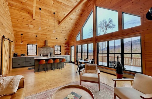 Sunderland Cabin | Skyline Cabin: Panoramic Mountain Views, Hot Tub, Fire Pit, Skiing, Manchester