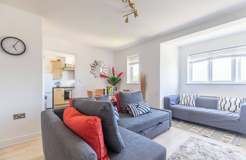 Woolwich Apartment | Skyline Haven Modern 2BR w/Free Parking & 4kTV