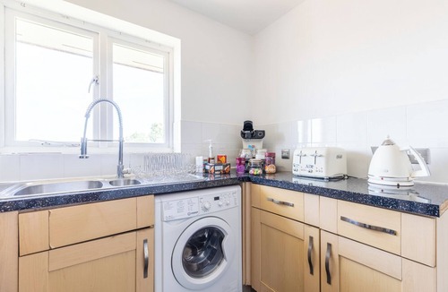 Woolwich Apartment | Skyline Haven Modern 2BR w/Free Parking & 4kTV