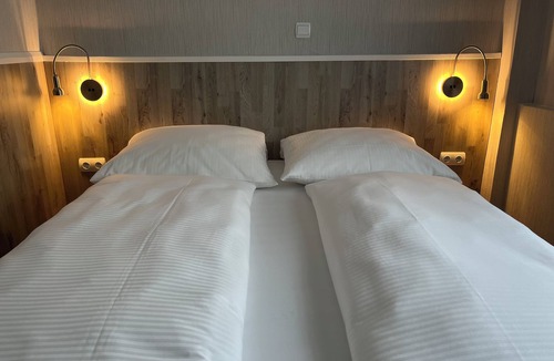 Vahrenwald Hotel | Skyline Hotel