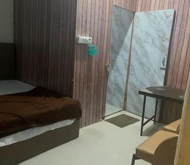 Barnala Hotel | Skyline hotel