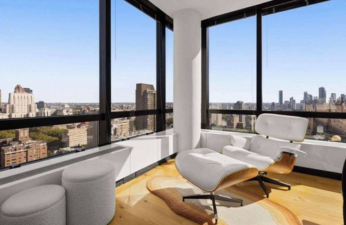 Central Park South Apartment | Skyline III | 33rd-floor 3BR w/Doorman, Gym, Pool