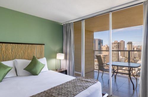 Waikiki Apartment | Skyline Island Colony Hotel