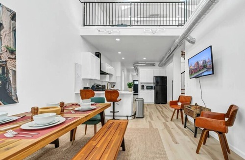 Front Park Apartment | Skyline Loft: Downtown Buffalo