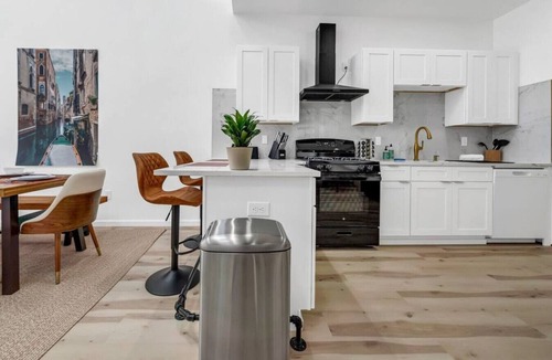 Front Park Apartment | Skyline Loft: Downtown Buffalo