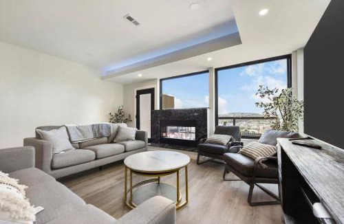Pittsburgh House | Skyline's Duplex- 10Bd-6Bth 4Car Parking w Roofdeck