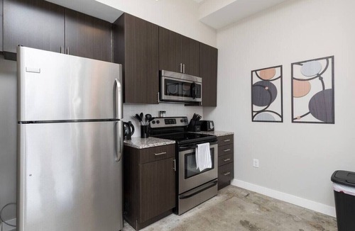 Downtown Des Moines Apartment | Skyline Serenity 2BR/2BA with Stunning City Views