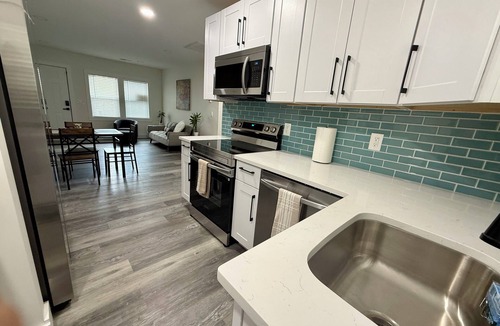 Woodside Cotton Mill Village Historic District House | Skyline Split A Retreat Close to Everything You Need! Quiet, Clean & Convenient.