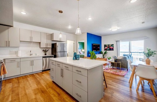 Draper Apartment | Skyline Suites Tropical 2bd 2ba