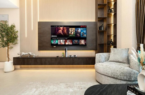 Downtown Dubai Apartment | Skyline View - 2 Balconies - Pool plus Gym - Sleeps 8