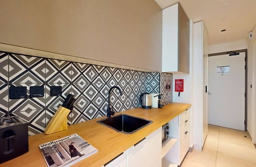 Jumeirah Village Triangle Apartment | Skyline Views: Sunset One Bedroom with Balcony