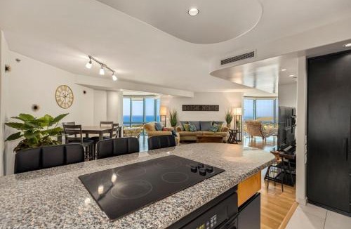 Downtown Honolulu Apartment | SkyNest - Queens Gambit Penthouse at 66 Queen St