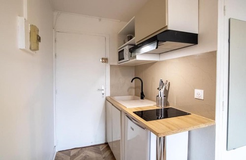 Triel-sur-Seine Apartment | Skyview Studio - Triel Centre