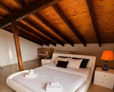 Nea Iraklitsa Apartment | SkyVista Villa
