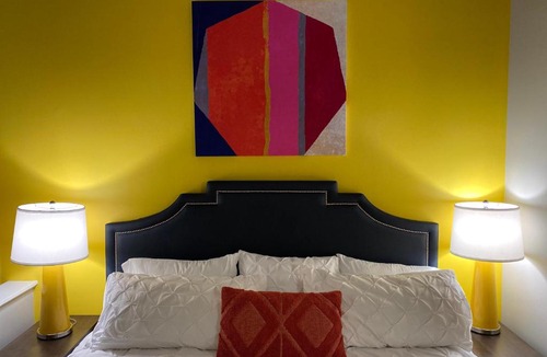 Indianapolis Apartment | SKYWALK CONVENTION CENTER KING BED WiFi WD