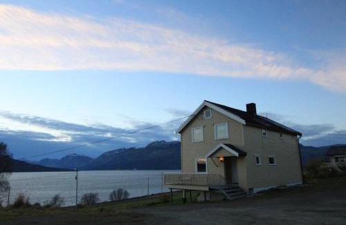 Svensby House | Slåtteng