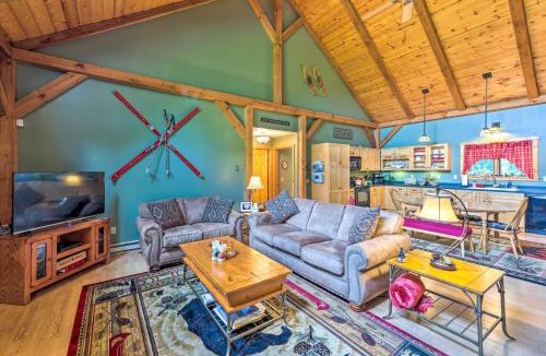 Slatyfork Farm House | Slaty Fork Escape w/Mountain View + Hot Tub!