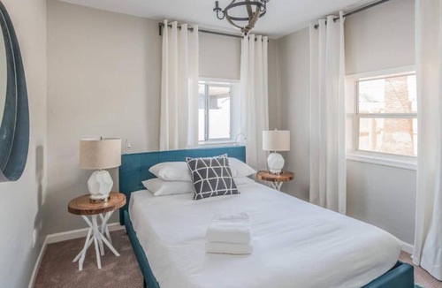 Garfield Bed & Breakfast | Sleek 2BR Home | Downtown Phoenix by WanderJaunt