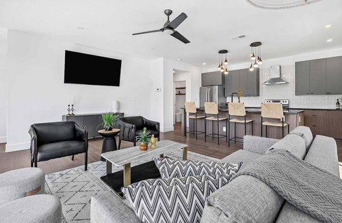 Rosewood House | Sleek 3BR/2.5BA Home with In-Ground Pool & Rosewood Amenities - Austin Avante-Garde