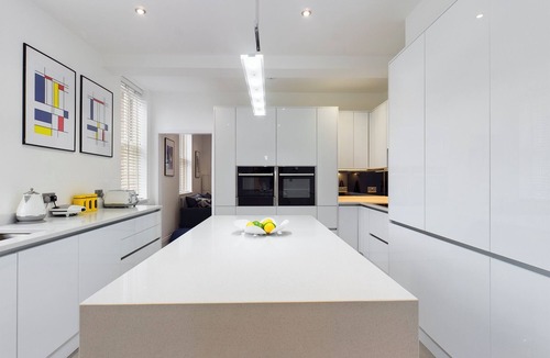 Chester Apartment | Sleek and modern, located near the historical City Of Chester and Chester Zoo