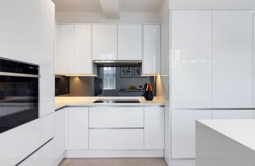 Chester Apartment | Sleek and modern, located near the historical City Of Chester and Chester Zoo
