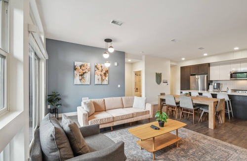 Highland Condo | Sleek & Chic Vibes | Spacious 2BR LoHi Loft | Rooftop