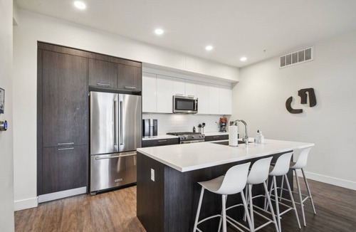 Highland Condo | Sleek & Chic Vibes | Spacious 2BR LoHi Loft | Rooftop