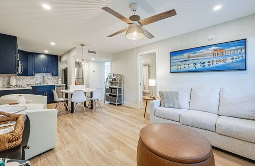 Old Naples Apartment | Sleek Coastal Abode: 1 Block to Naples Beach!