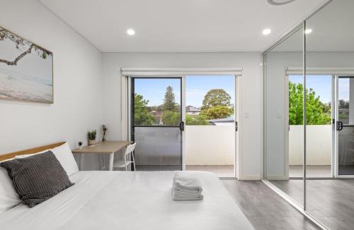 Revesby House | Sleek & Comfortable Double Room at Revesby with Shared Amenities