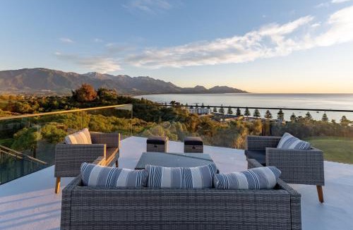 Kaikoura House | Sleek, Elevated Views, Hidden - KK43103