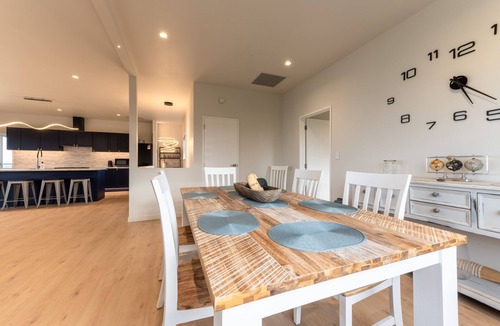 Kaikoura House | Sleek | Elevated Views | Hidden - KK43103