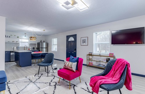 Elizabethtown House | Sleek+ Modern Home Close to Downtown