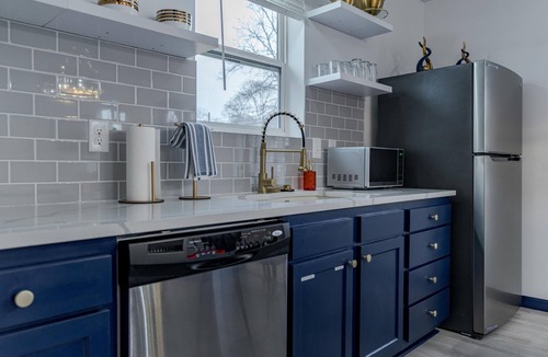 Elizabethtown House | Sleek+ Modern Home Close to Downtown