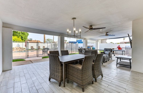 Paradise Valley Village Cottage | Sleek Phoenix Paradise w/ Outdoor Pool + Fire Pit!