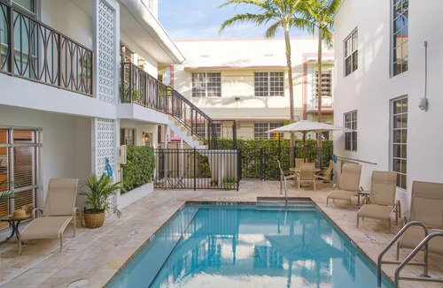 South Pointe Apartment | Sleek Sobe Sweet