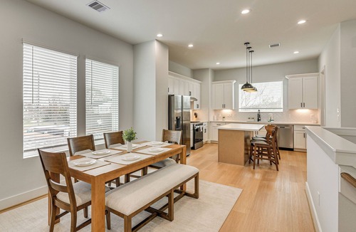 OST - South Union Cottage | Sleek & Spacious! Prime Houston Home Near NRG