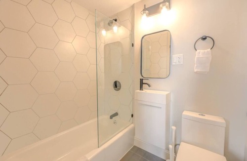 Prudential - St. Botolph Apartment | Sleek Studio Apartment in the South End