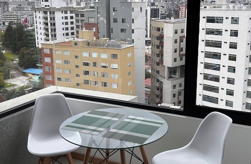 Financial District Apartment | Sleek Studio Suite | Panoramic Quito Views | Walk to La Carolina Park