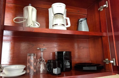 Estate Contant Resort | Sleek & Sunny Island Studio | Kitchenette
