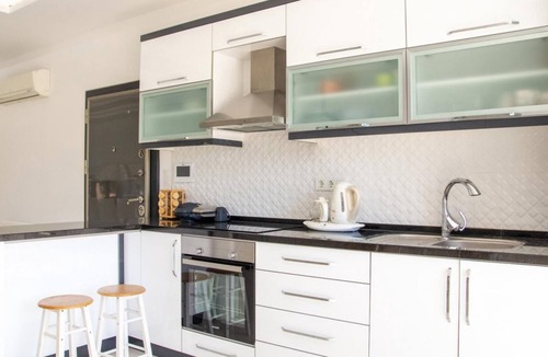 Cesme Villa | Sleek Villa with Private Pool and Garden in Cesme