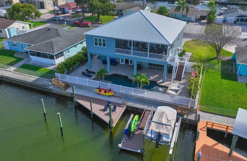 Spring Hill House | Sleep 13/Heated Pool/Foosball/Pool Table