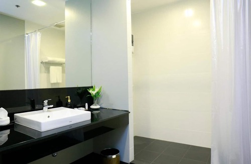 Don Muang Hotel | Sleep Box by Miracle