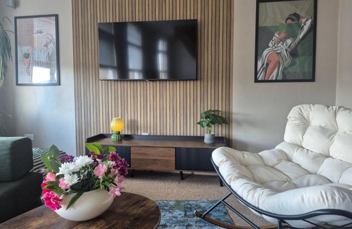 Macclesfield Apartment | Sleep Eat Repeat Apartment